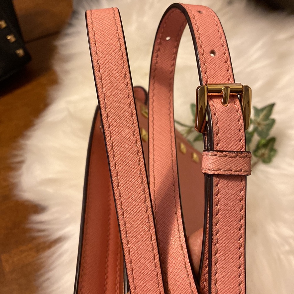 🚫SOLD🚫🌸💋Authentic Mk Medium Stud Messenger Bag - Picture 4 of 9